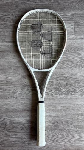 Yonex Vcore 95 Sand Biege (16X20) | Gripsize 4 1/2 | Excellent Condition