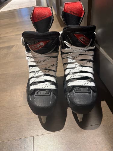 2021 CCM JetSpeed FT4 Hockey Skates Regular Width Size 2.5 (Used)