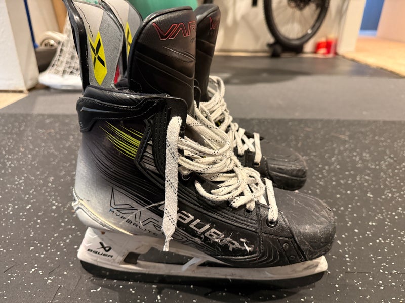 Bauer Vapor Hyperlite 2 Hockey Skates 8 (Used)