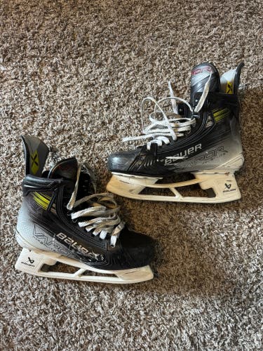 Bauer Vapor Hyperlite 2 Hockey Skates 9.5