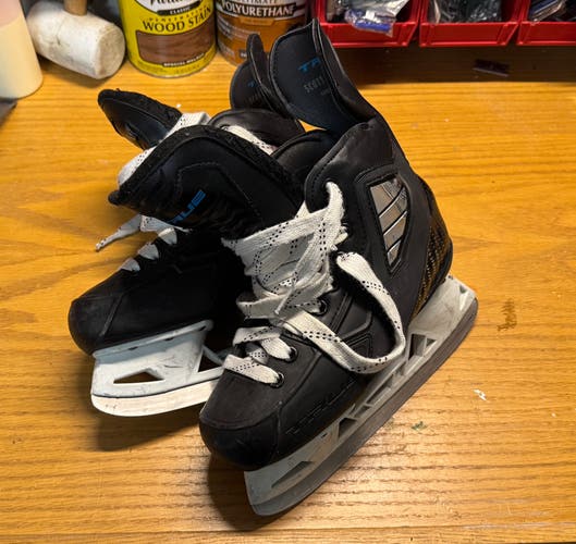 Used Intermediate True  Size 4 Stock Skate Hockey Skates W Step Steel Included