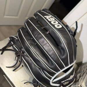Wilson A900 RH Outfield Baseball Glove 12.25" (New)