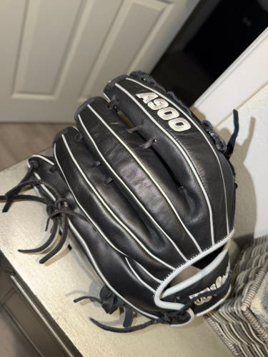 Wilson A900 RH Outfield Baseball Glove 12.25" (New)