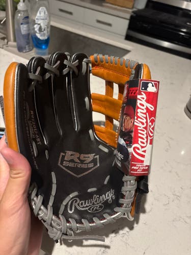 2025 Rawlings R9 LH Infield Baseball Glove 12" (New)