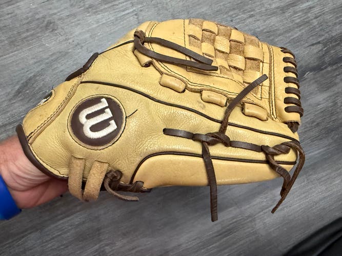 Wilson A500 RH Baseball Glove 12" (Used)