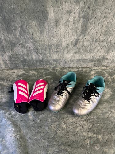 Silver Unisex 5K (Toddler) DSG Cleats Molded Cleats (Used)