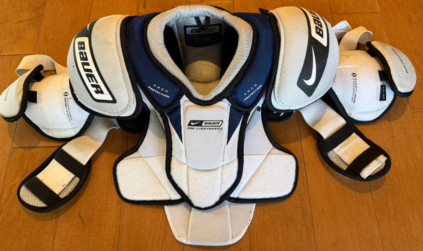 Nike Bauer Pro Lightspeed Hockey Shoulder Pads Senior Medium (Sr M) (Used)