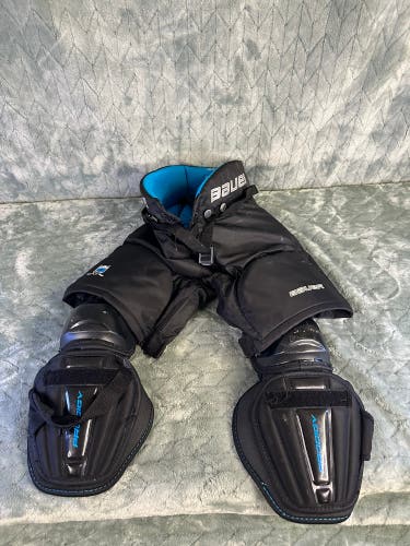Black Youth Medium Bauer Prodigy Hockey Goalie Pants (Used)