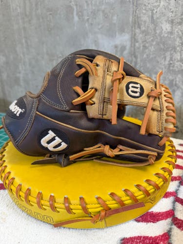 Wilson A2000 1787 11.75 Inch Infield Baseball Glove