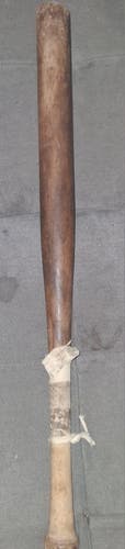 Louisville Slugger Bat 32 oz 31.5"