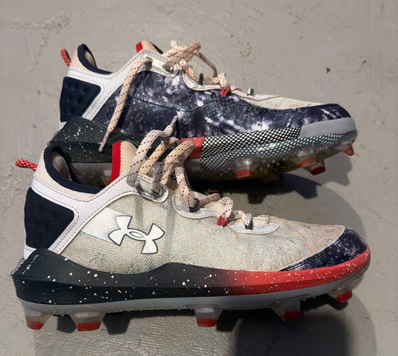 White Men's Size M 10.5 (W 11.5) Adult Under Armour Harper 8 Low Top Molded Cleats (Used)