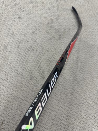 Senior Red Bauer Vapor Flylite Right Handed Hockey Stick P28 70 Flex (New)