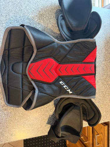 Youth CCM QLT 230 Shoulder Pads (Used)