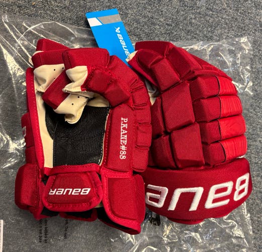 Patrick Kane #88 Bauer Pro Series Detroit Red Wings Gloves 14" Pro Stock (New)