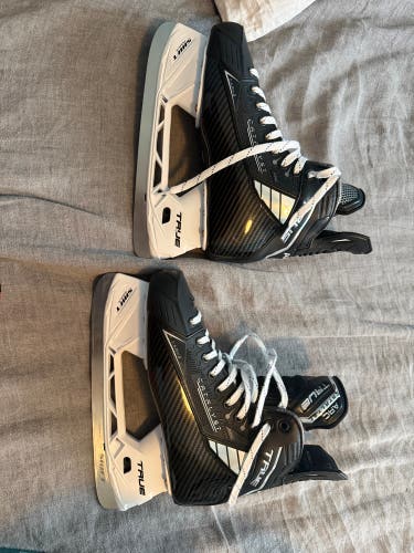 Black True Catalyst ARC (SMU) Hockey Skates Wide Width 8 (Used) Profiled Blades