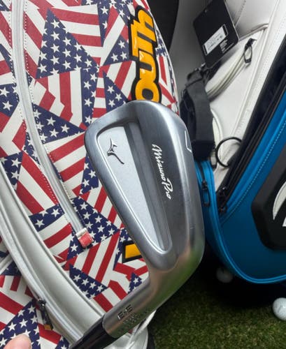 Mizuno - Mizuno Pro S-3 - 7 IRON - Graphite Mitsubishi 105TX - Extra Stiff - RH