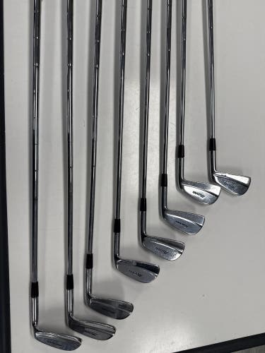 Men's 2000 Mizuno MP-33 Right Handed Iron Set Stiff Flex 35" (Used)