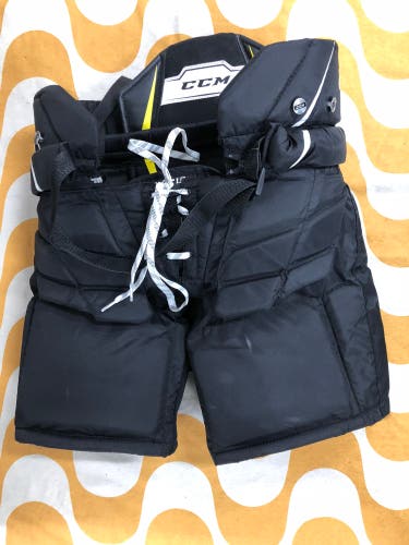 Black Junior Small CCM 1.9 Hockey Goalie Pants (Used)