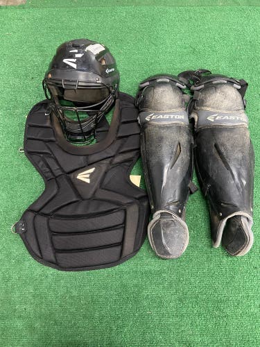 Easton Qwickfit Catcher's Set | Intermediate Size