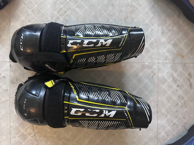 Junior CCM 11" Shin Pads (Used)