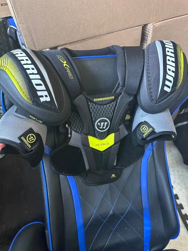 Small Senior Warrior Shoulder Pads (Used)