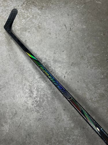 87 Flex P28 Senior Bauer Tracer Right Hand Hockey Stick Pro Stock (Used)