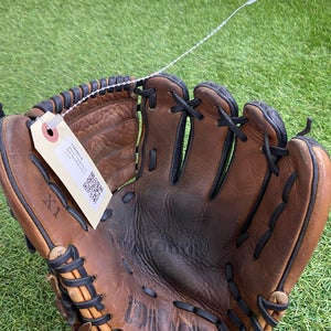Wilson A2000 RH Infield Baseball Glove | 10.5"