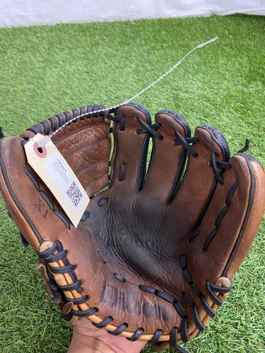 Wilson A2000 RH Infield Baseball Glove | 10.5"
