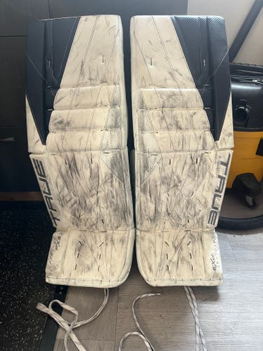 34" 2024 True Catalyst PX3 Goalie Leg Pads (Used)