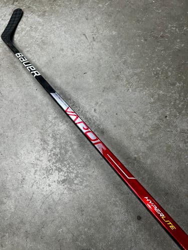 95 Flex P88 Senior Bauer Vapor Hyperlite Right Hand Hockey Stick (New) Pro Stock