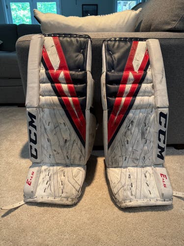 26" CCM Extreme Flex E4.5 Goalie Leg Pads (Used)