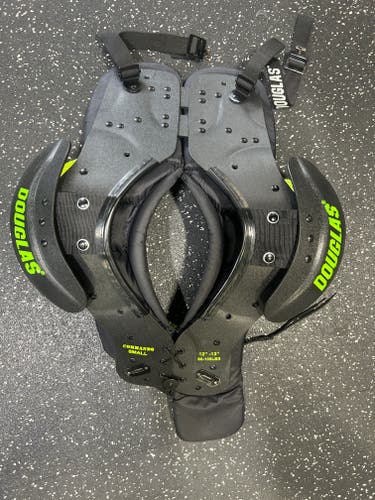 Small Youth Douglas Commando Shoulder Pads (Used)