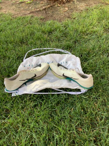White Men's Size M 11.0 (W 12.0) Adult Nike Air Zoom Maxfly Shoes (Used)