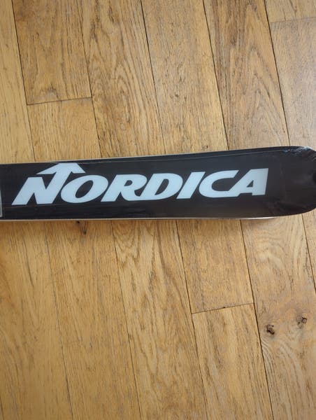 New still in plastic,Men's 2023 Nordica 193 cm Racing Dobermann GS