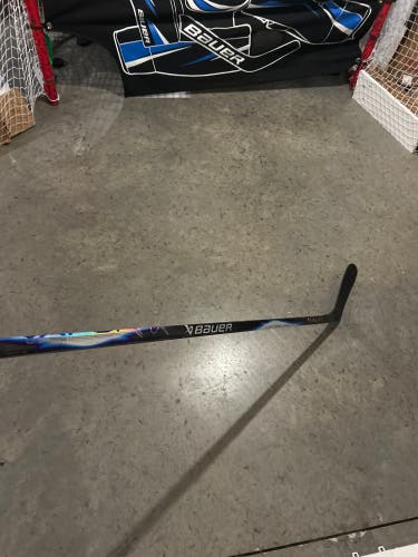 Intermediate Bauer Vapor Flylite Left Hand Hockey Stick P92 55 Flex (New)