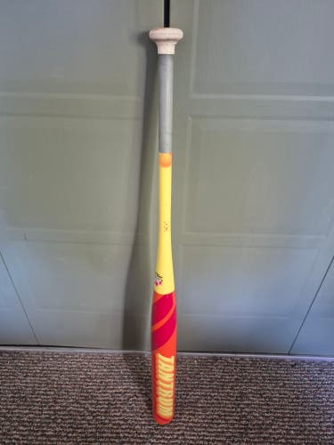 2025 Easton Tantrum Slowpitch Softball Bat (-7) 27 oz (Used)