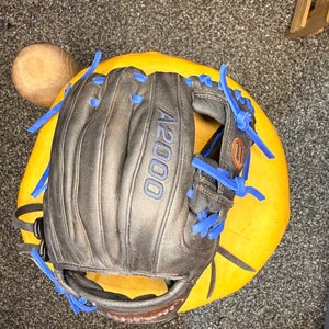 Wilson A2000 RH Infield Baseball Glove 11.25" (Used)