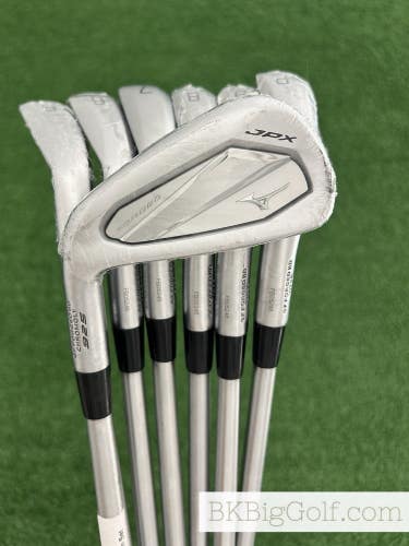 NEW / Mint LH Mizuno JPX 925 Forged Iron Set 4-P / KBS Tour C-Taper Lite