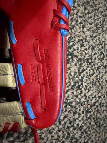 Outfield RH Wilson A1000 Baseball Glove 12.25" (Used)