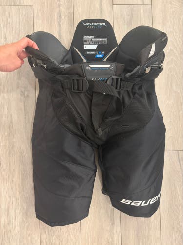 Intermediate Medium Bauer Vapor Flylite Hockey Pants (New)