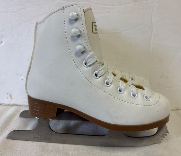 DBX Figure Skates B Junior 11 (Used)