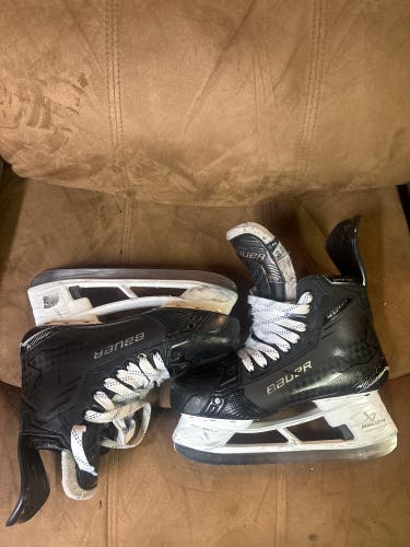 2024 Bauer Supreme Shadow Hockey Skates 6.5 (Used)
