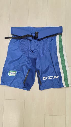 Canucks CCM Large PPPTKC Pant Shell Pro Stock (Used)