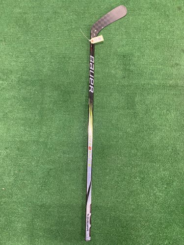 Cut | Bauer Vapor Hyperlite 2 Hockey Stick Right Handed | P92 77 Flex (57")
