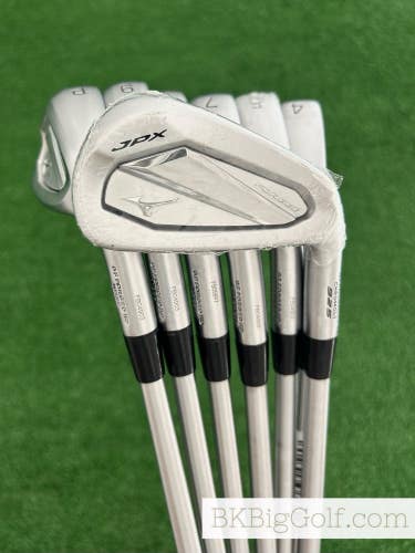 NEW / Mint Mizuno JPX 923 Forged Iron Set 4-P / KBS Tour C-Taper Lite 110 Stiff
