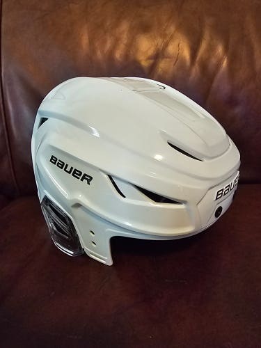 Medium Bauer Hyperlite 2 Helmet (Used)