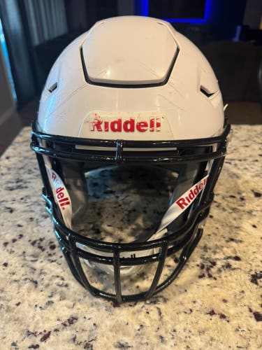 White Youth Large Riddell SpeedFlex Helmet (Used)