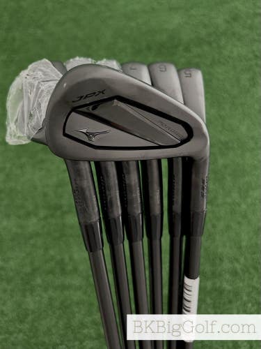 Mizuno JPX 925 Black Forged Iron Set 4-P / Dynamic Gold S400 115 Stiff