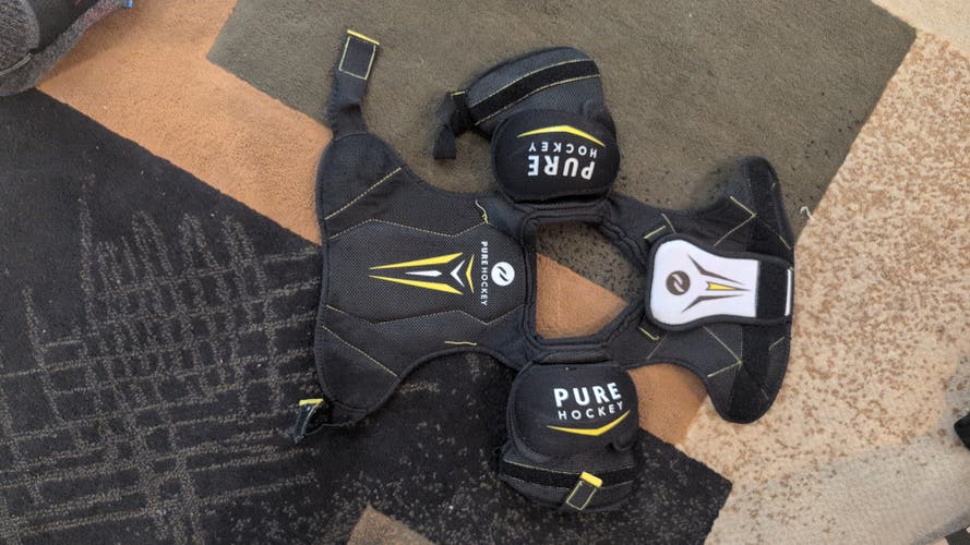 Medium Youth Pure Hockey Shoulder Pads (New)
