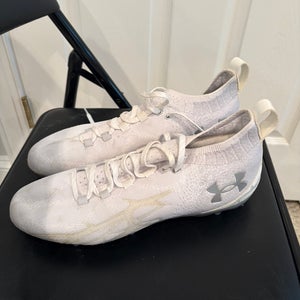 Unisex Size M 11.0 (W 12.0) Adult Under Armour Highlight (New)